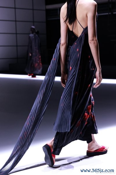 “白日梦”女装系列作品 图/泷泽直己微博